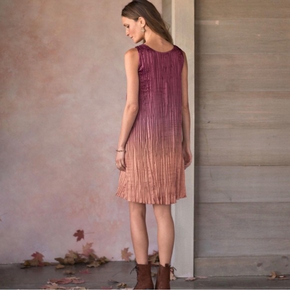 SUNDANCE Ombre Crinkle Pleated V Neck Satin Dress Size S - Picture 3 of 15